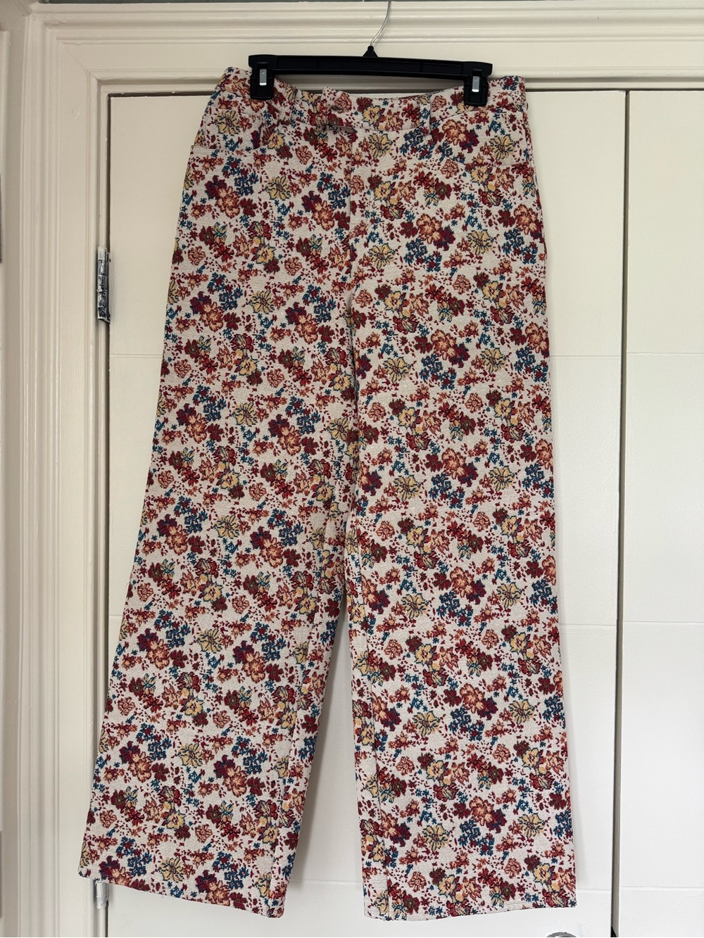 PrettyLittleThing Cream Floral Zip-Front Wide-Leg Trousers